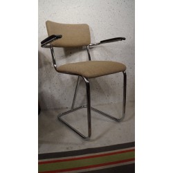 van vintage 80 chromen buisframe stoelen