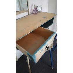 industrieel vintage kaptafeltje 