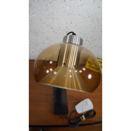 Mooie wandlamp met plexiglazen kap - Dijkstra