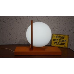 Leuk vintage wandlampje - hout met glazen bol