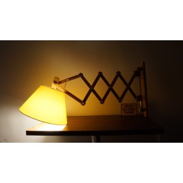 Mooie houten schaarlamp met stoffen kap